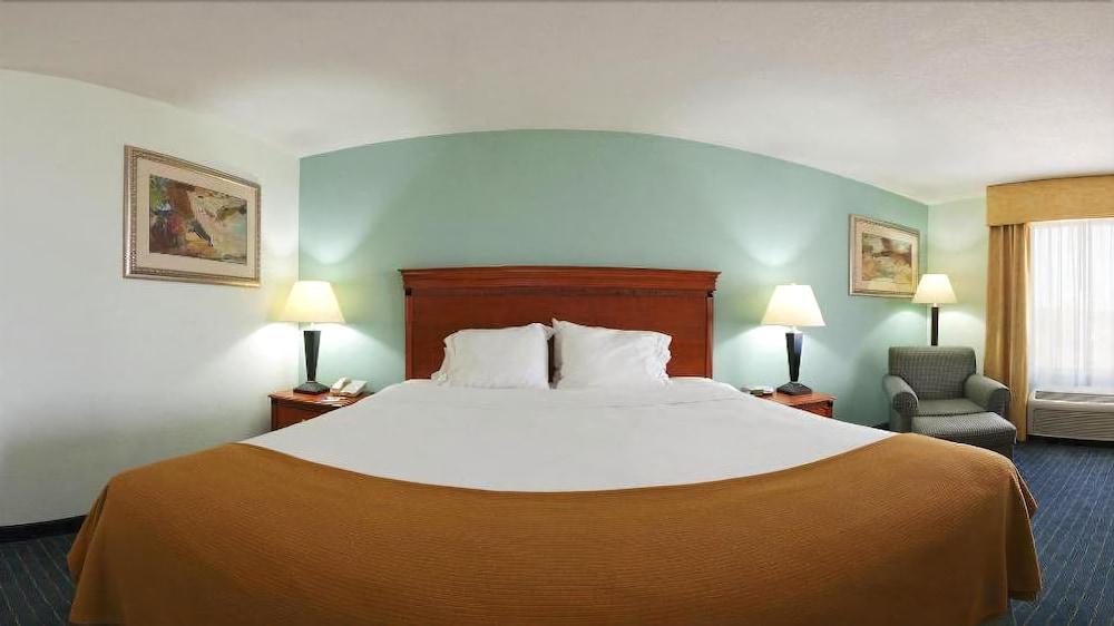Holiday Express Lake By Ihg Okeechobee
