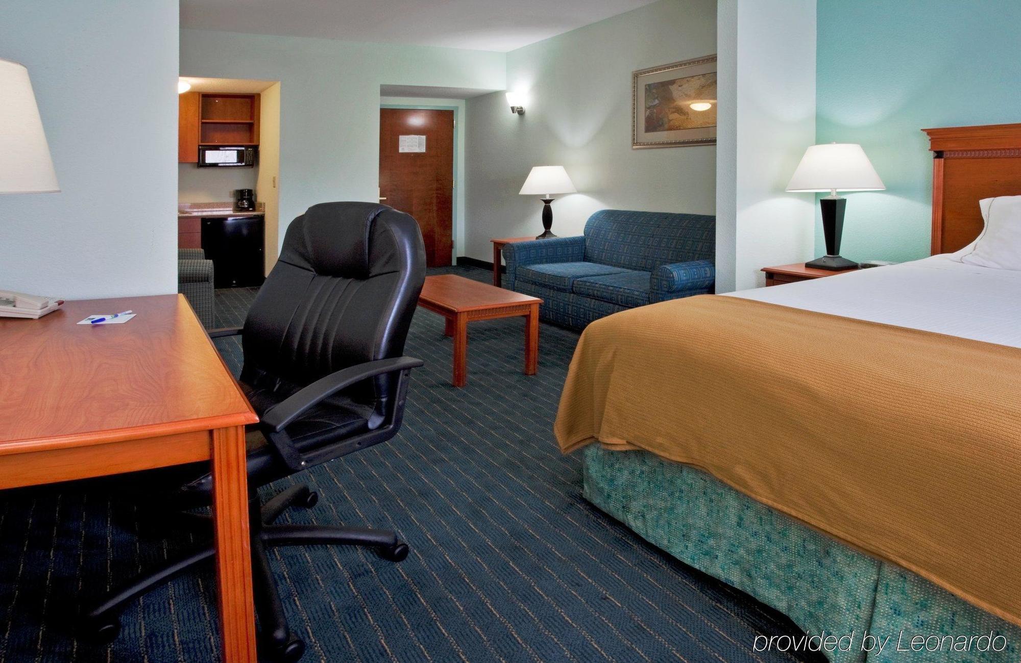 Holiday Express Lake By Ihg Okeechobee